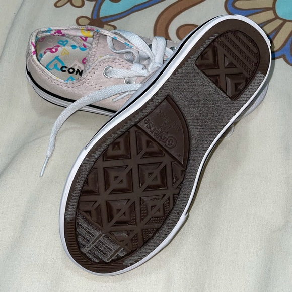 Girls Converse - Picture 9 of 9